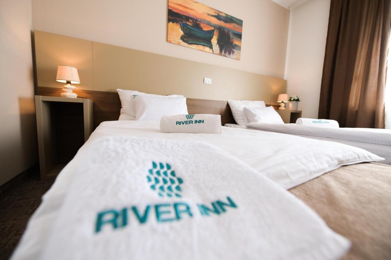 River Inn Stari Banovci Eksteriør billede