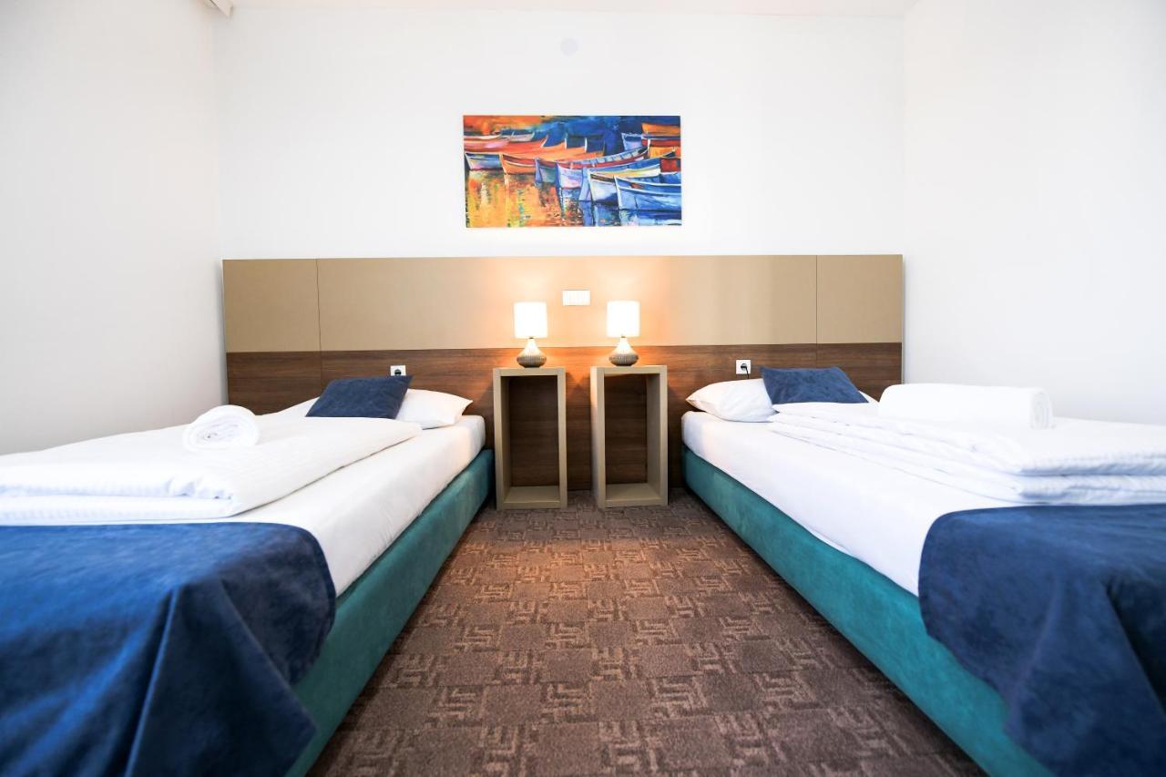 River Inn Stari Banovci Eksteriør billede