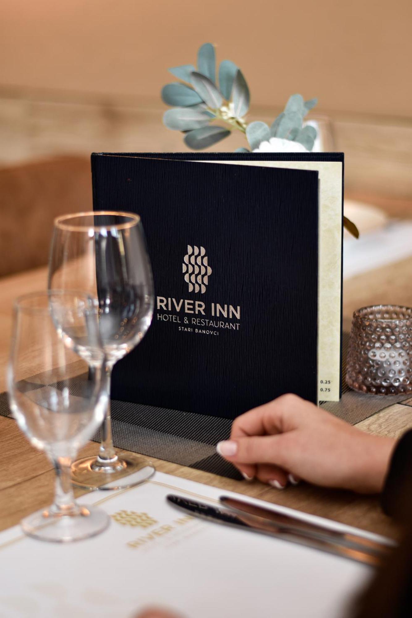 River Inn Stari Banovci Eksteriør billede