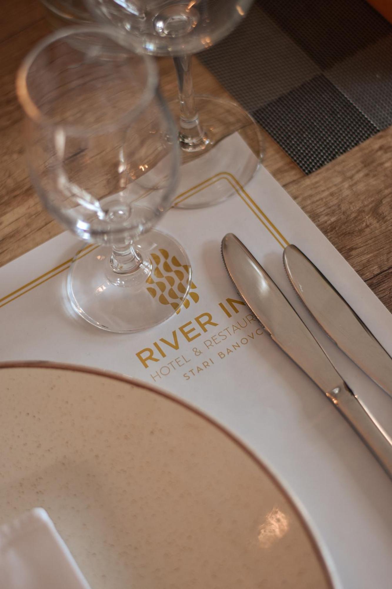 River Inn Stari Banovci Eksteriør billede